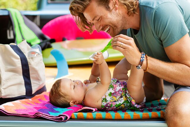 diaper-change-while-traveling-2