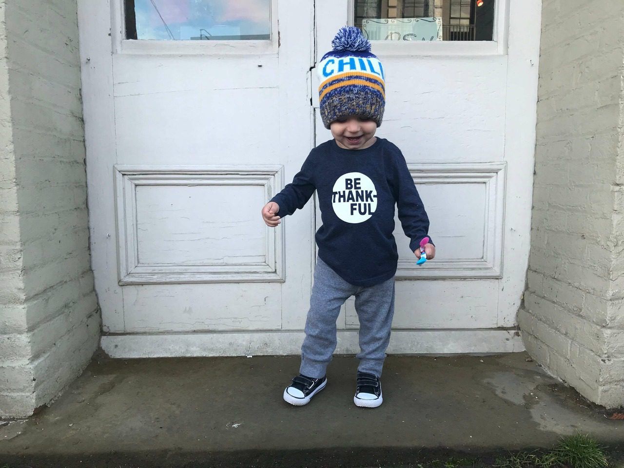 Elden playing with spoon