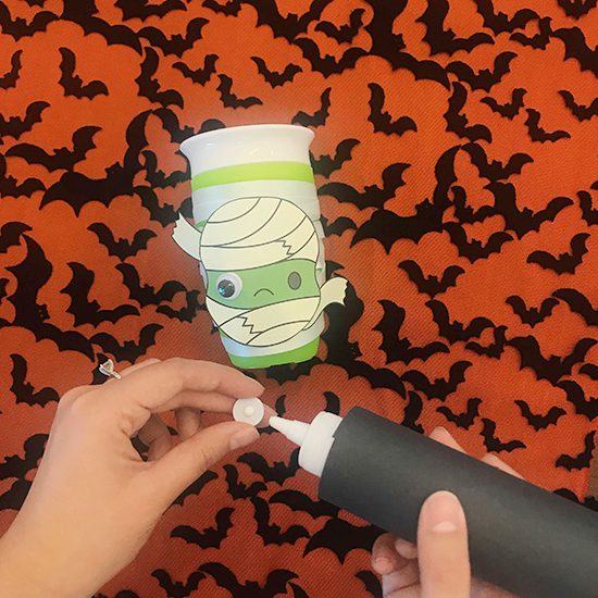 mummy-cup-craft5a